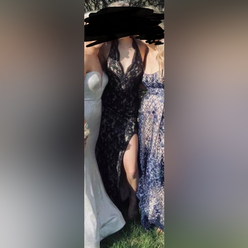 PROM DRESS - Picture 2 of 7